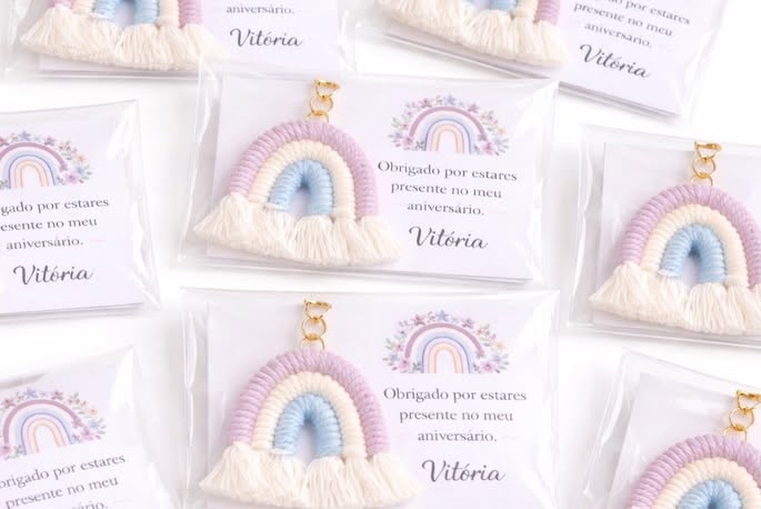 Porta-chaves Arco-Íris em Macramé